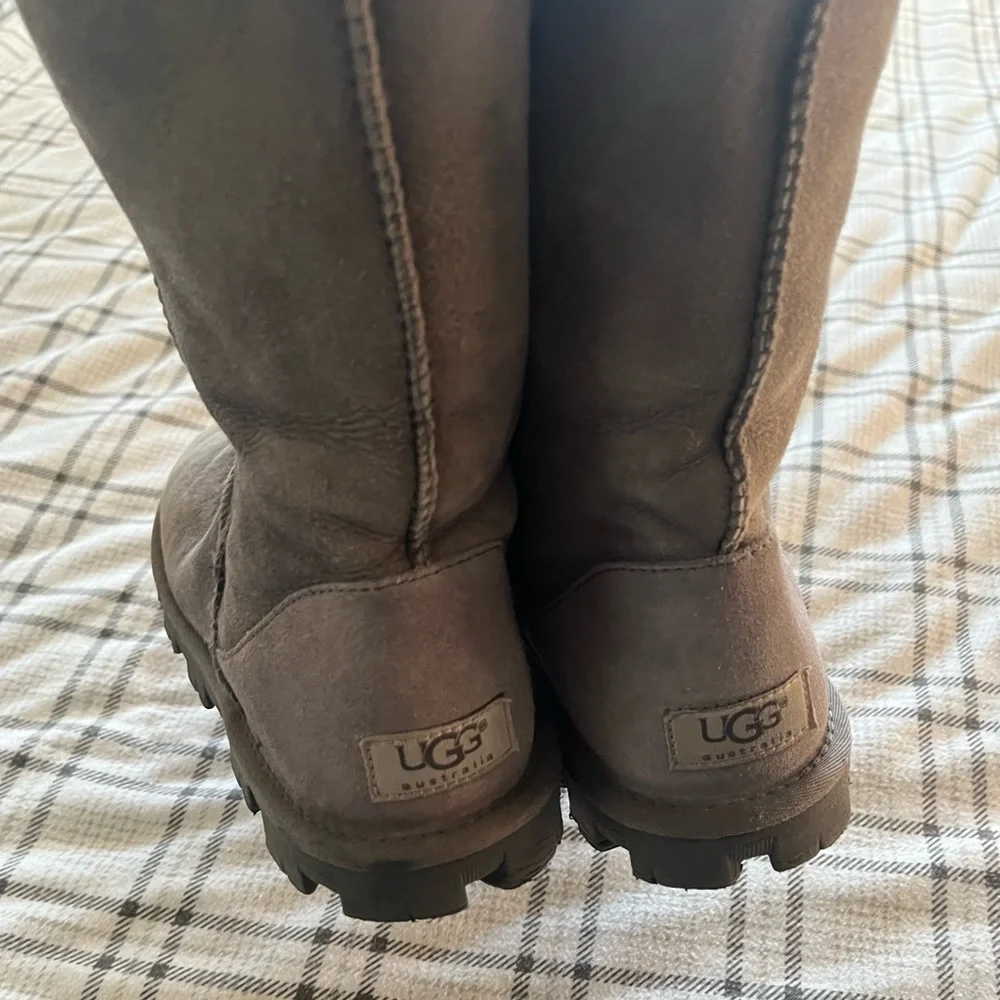 Gray‎ Ugg boots classic tall